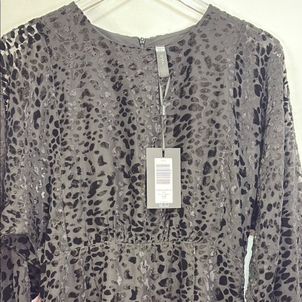 🦋 nwt YAS Black burnout Cocktail Dress with Bishop Sleeves and Crew Neck: